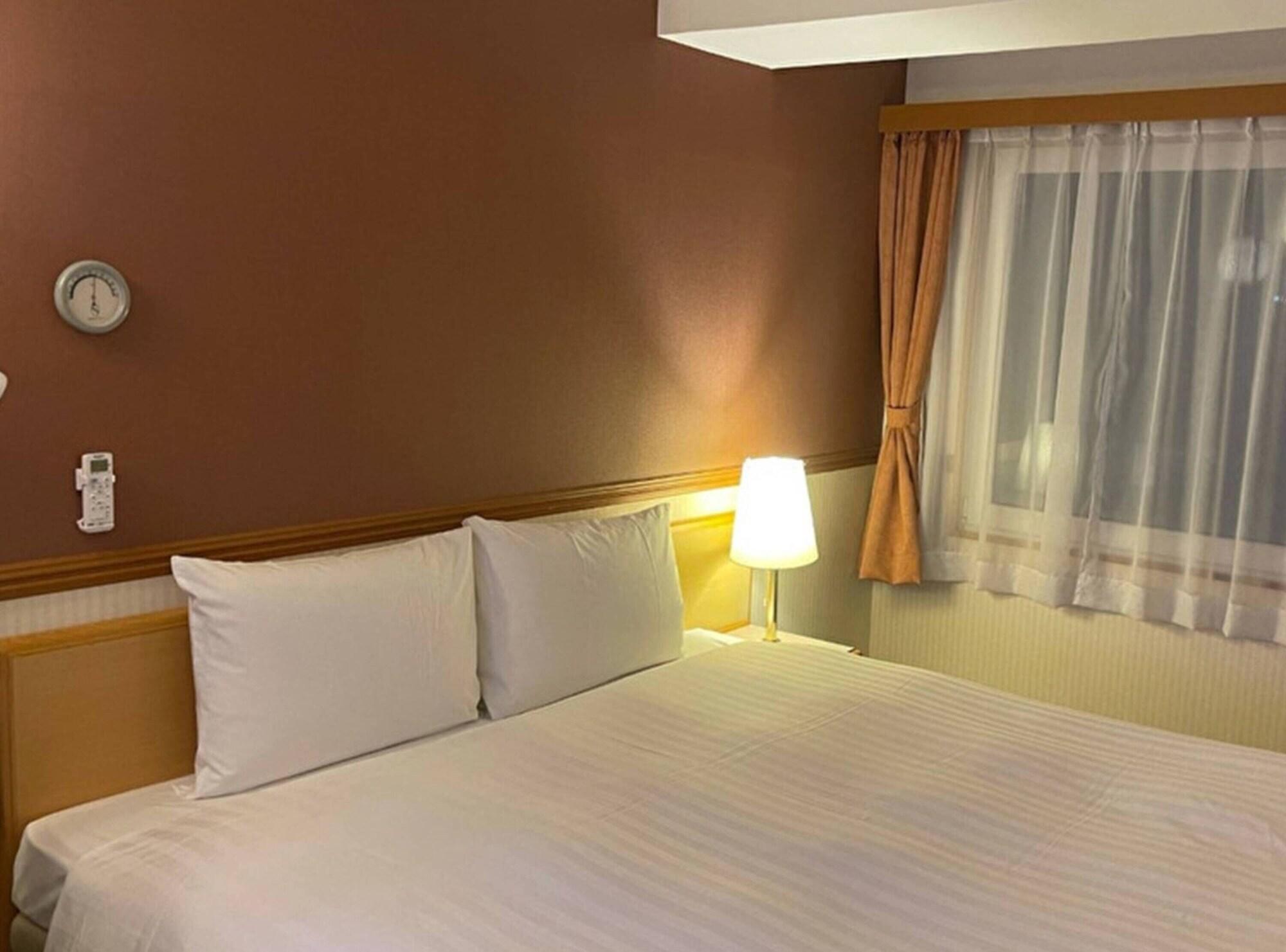 Toyoko Inn Kobe Minatogawa Koen Bagian luar foto
