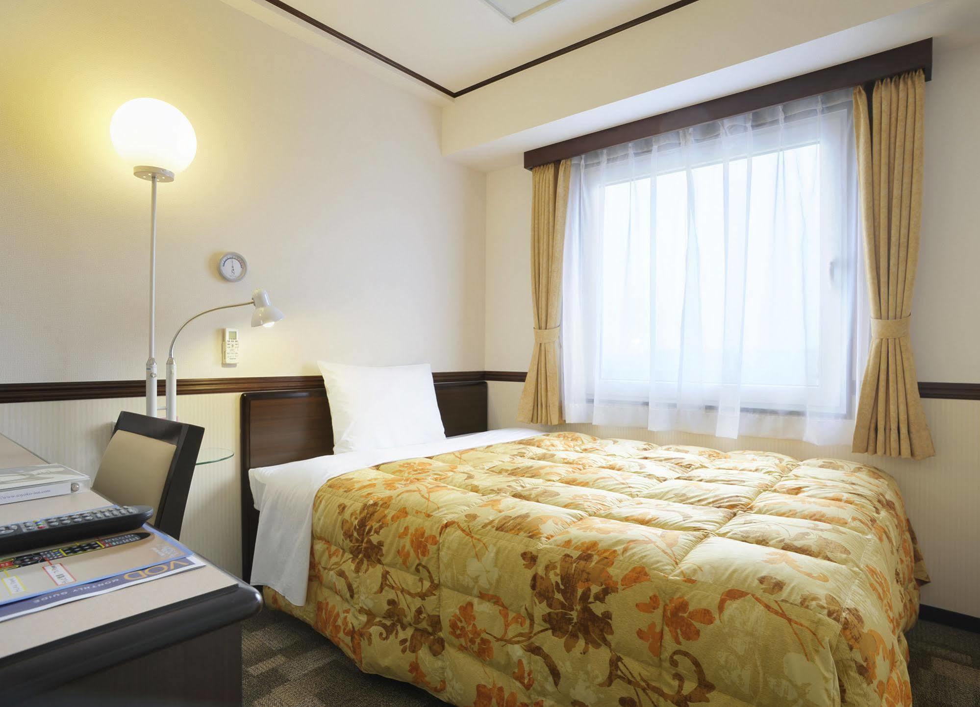 Toyoko Inn Kobe Minatogawa Koen Bagian luar foto