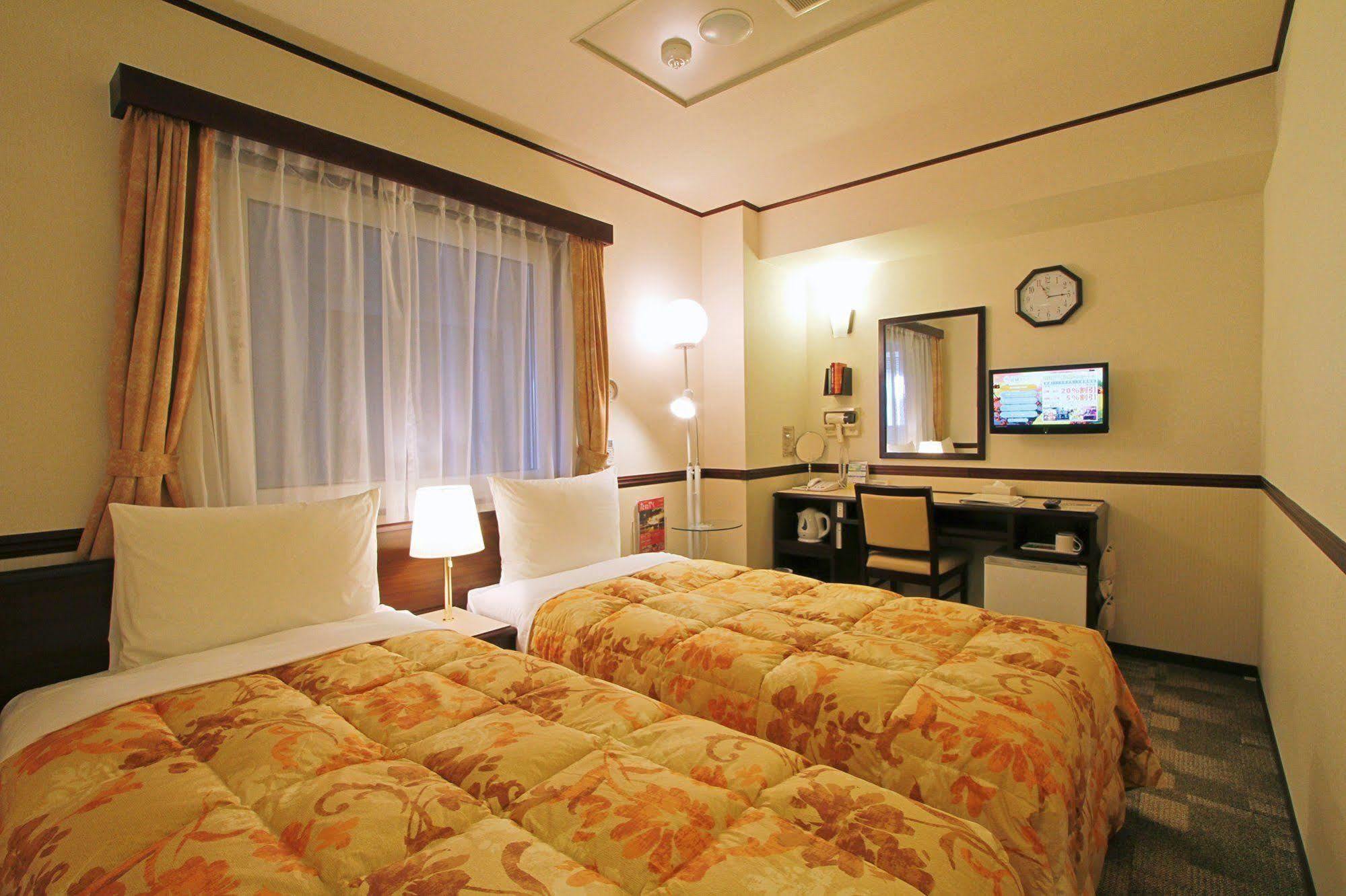Toyoko Inn Kobe Minatogawa Koen Bagian luar foto