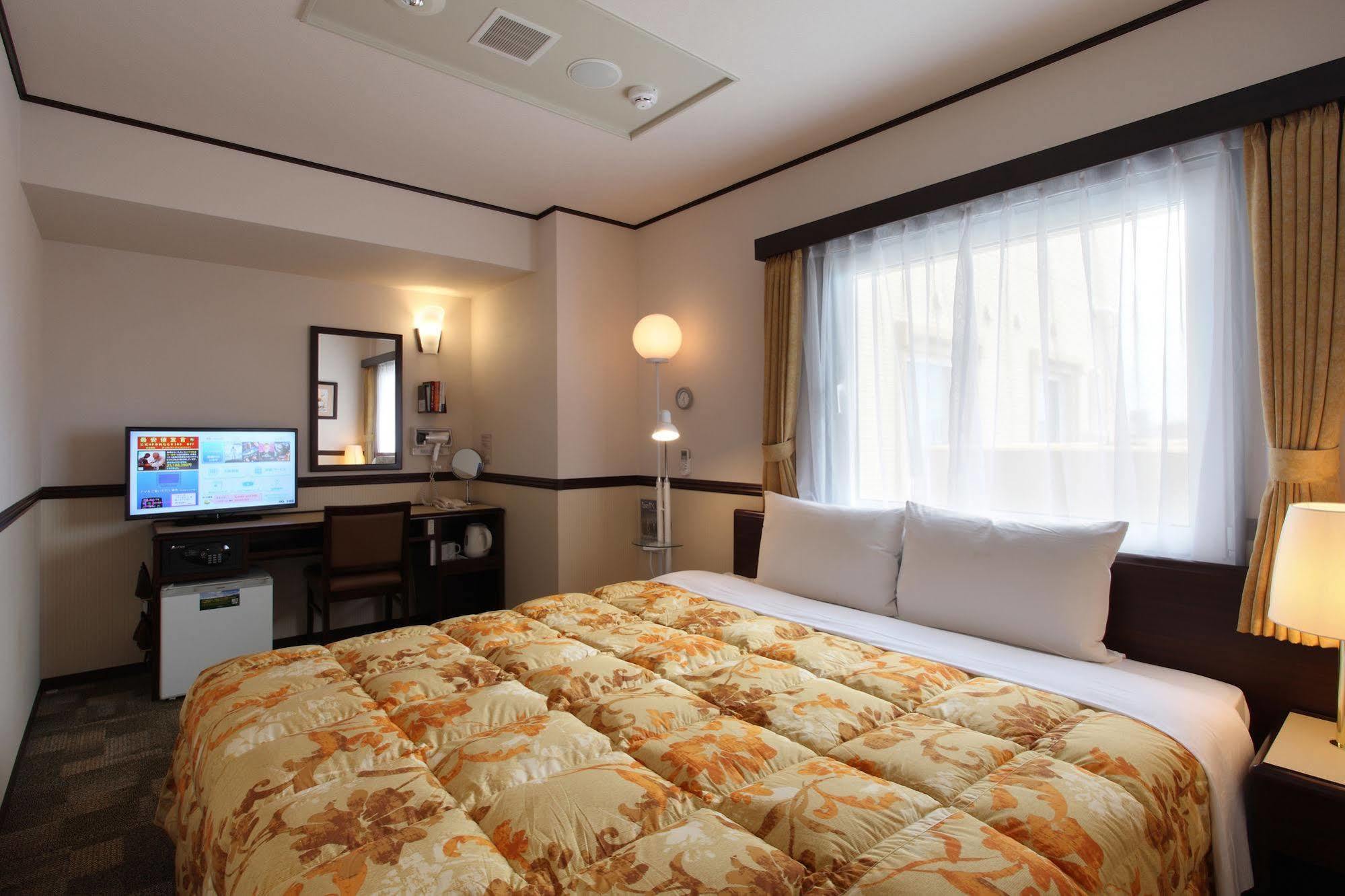 Toyoko Inn Kobe Minatogawa Koen Bagian luar foto